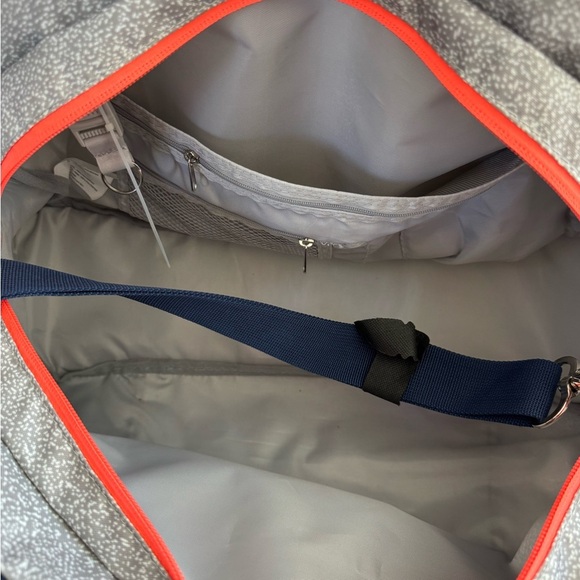 Fuel duffle bag, excellent condition! Never used! - Picture 3 of 6